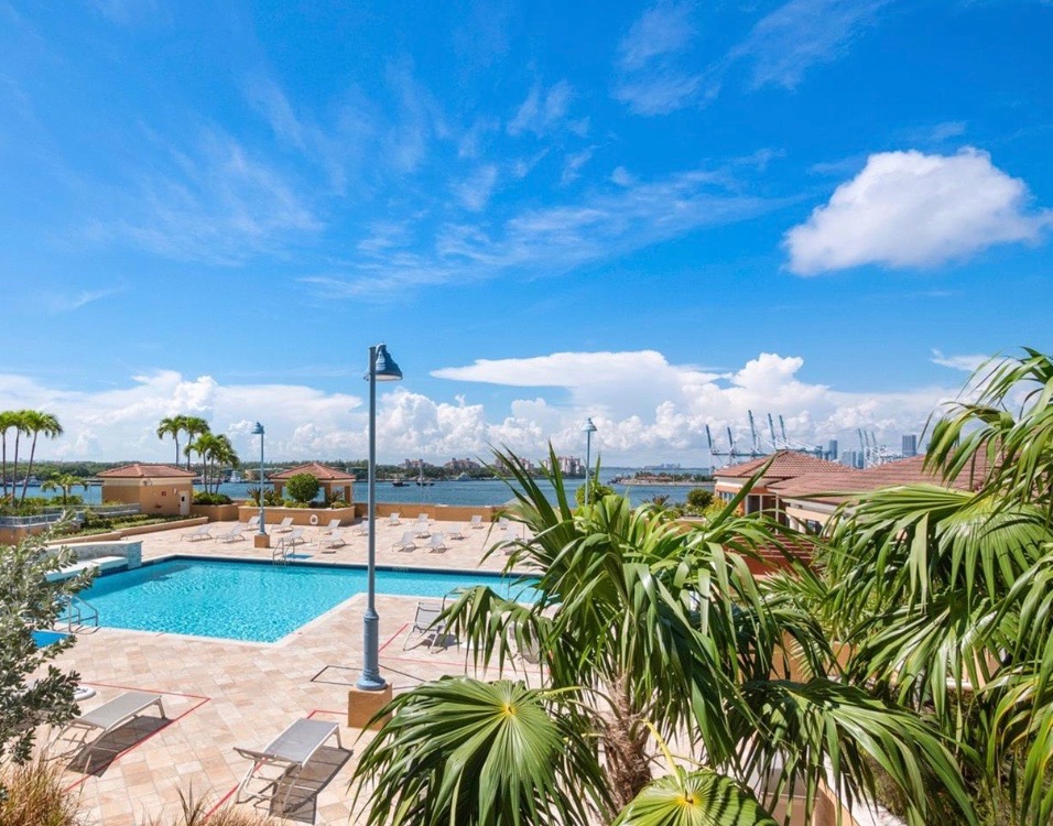 Portofino Yacht Club condo